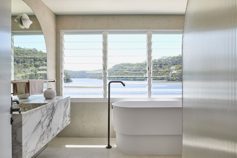 Bathroom 3, Calabash Bay Lodge, Sydney