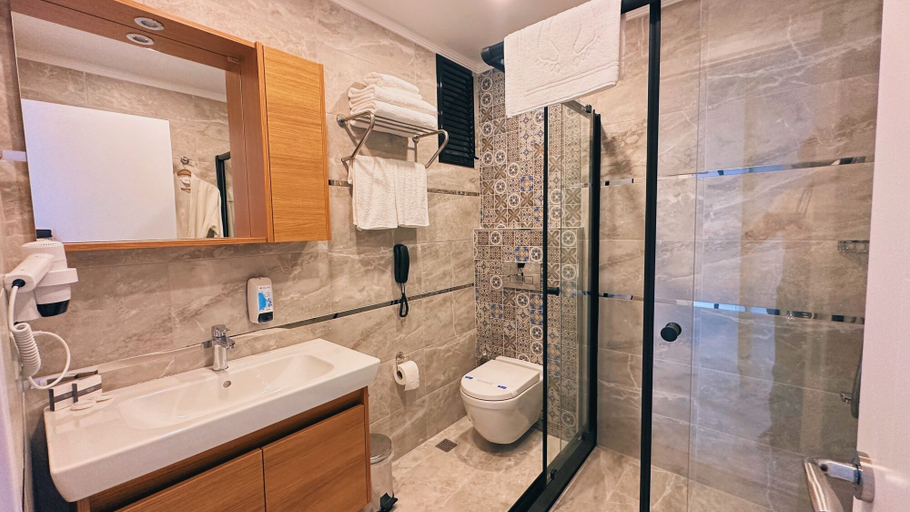Bathroom 4, BİLİRİS HOTEL, Akçaabat