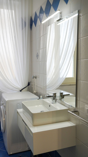 Bathroom 4, Donna Elena House, Salerno