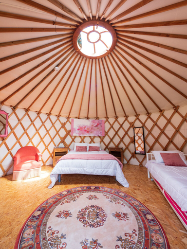 Bedroom 4, Yourtissimo - La Maison Rouge, Allier