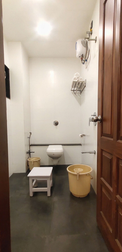 Bathroom 3, Jaffer Bhai's Brickland Hotel, Satara