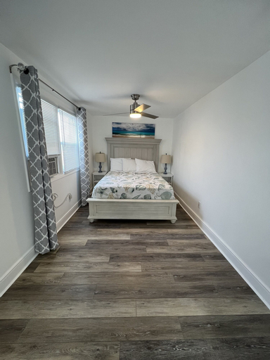 Crystal Sands Apartments, Worcester