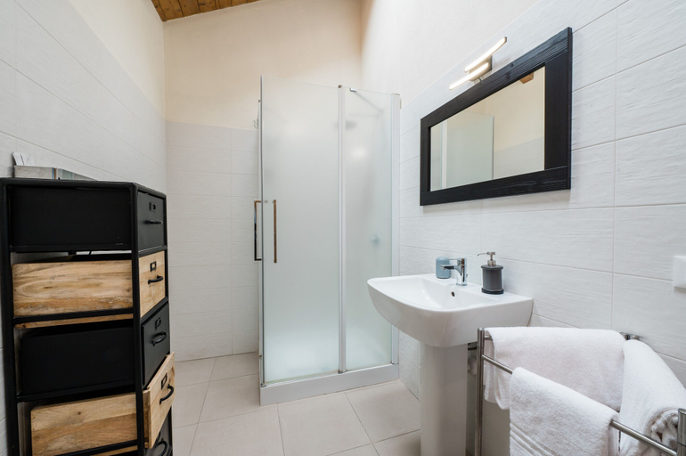 Bathroom 4, SMART San Martino, Brescia