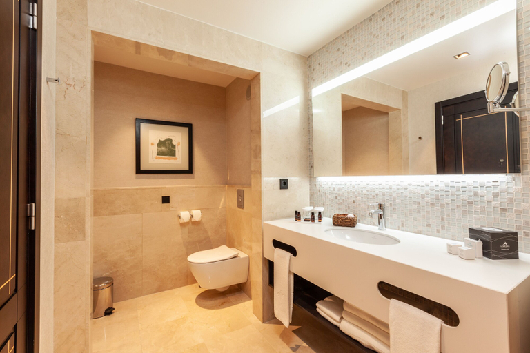 Bathroom 4, Unique Club at Lopesan Costa Meloneras Resort, Las Palmas
