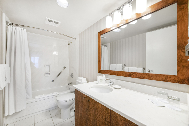 Bathroom 4, Victoria Regent Waterfront Hotel & Suites, Greater Victoria