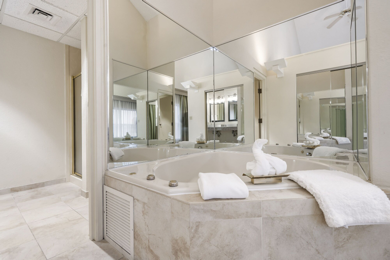 Bathroom 13