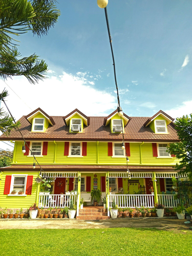 Exterior & Views