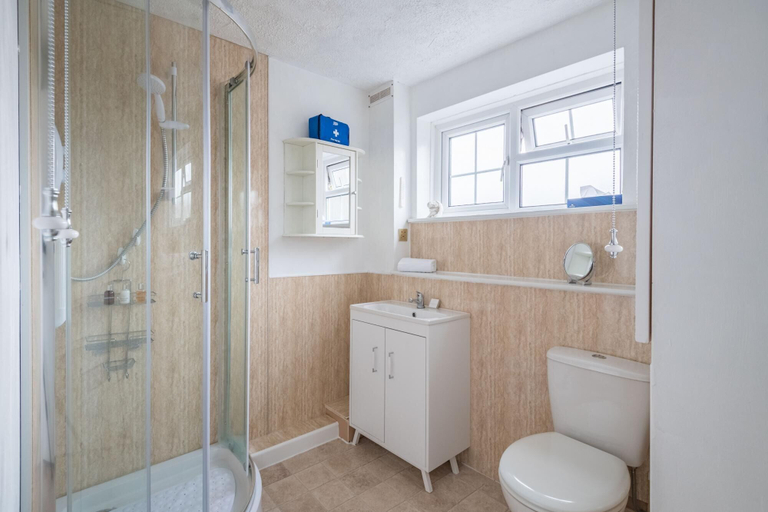 Bathroom 4, Mirrored Reflections, London