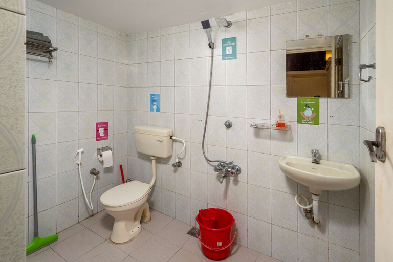 Bathroom 4, Zostel Kochi (Fort Kochi), Ernakulam