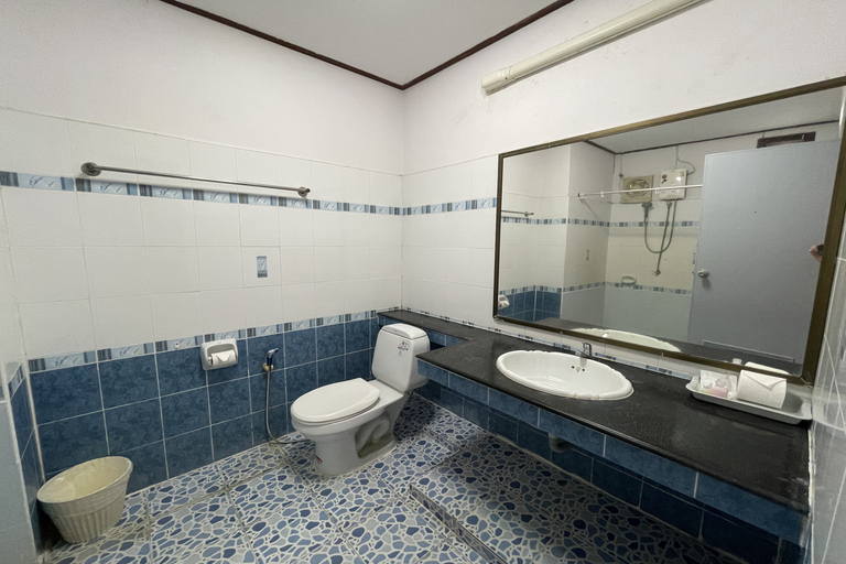 Bathroom 5, Sea Breeze Bungalow, Ko Samui