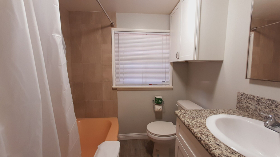 Bathroom 4, Sherwood Arms Motel, San Bernardino