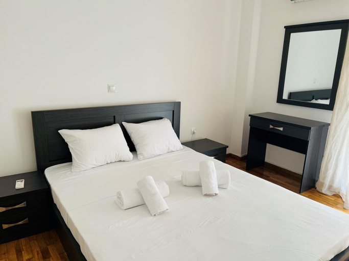 Room 2, Piraeus 3 in Piraeus, Attica