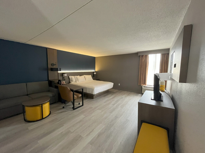 Bedroom 3, Comfort Inn & Suites, Broome