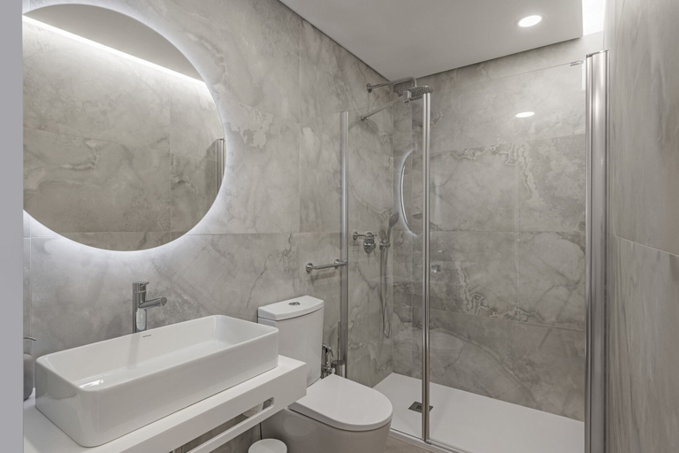 Bathroom 3, Cine Park Residence by An Island Apart, Funchal