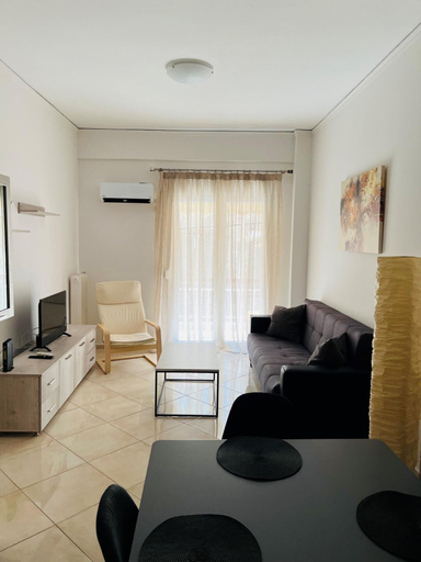 Room 4, Piraeus 3 in Piraeus, Attica