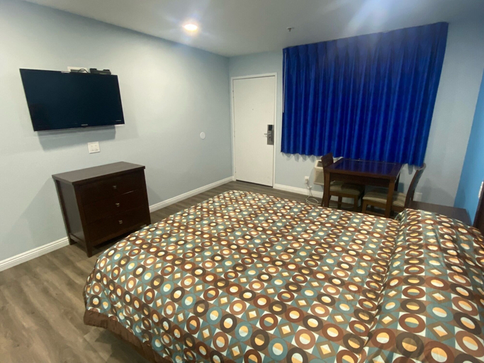 Bedroom 2, Star Inn Motel, Orange