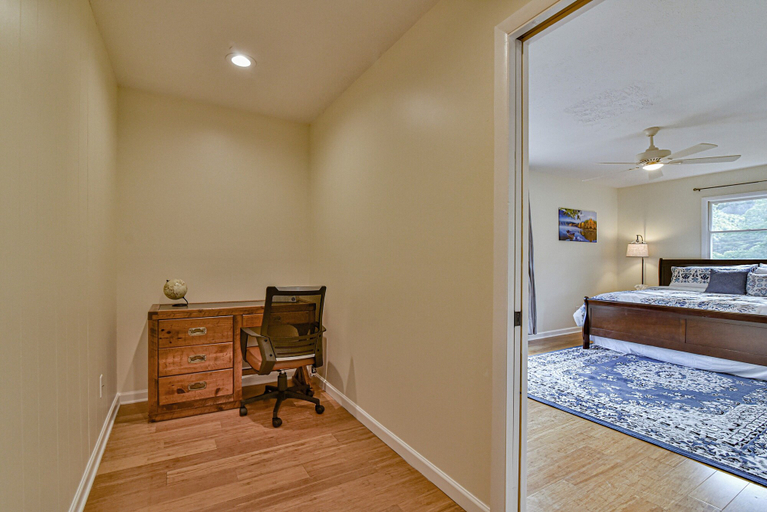 Others 5, Aiken Rd - 6 BR - hot tub and game room, Buncombe