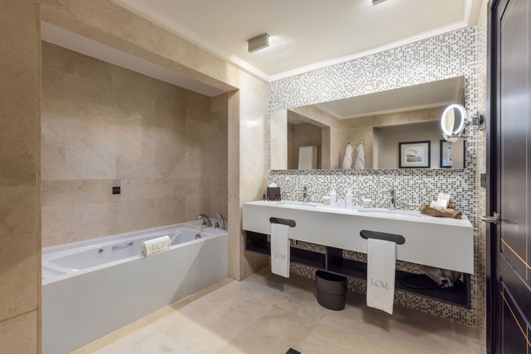 Bathroom 4, Unique Club at Lopesan Costa Meloneras Resort, Las Palmas