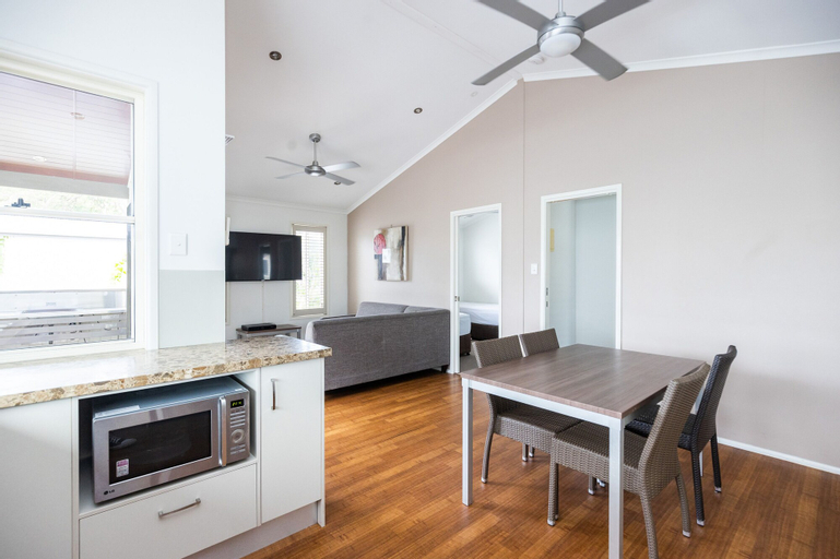 Dining Room 1