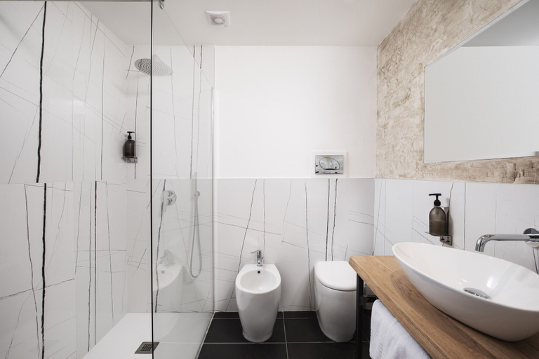 Bathroom 5, Hotel San Teodoro, Nuoro