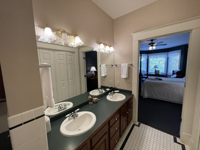 Bathroom 4, The Clipper Inn Bed & Breakfast, Ouray