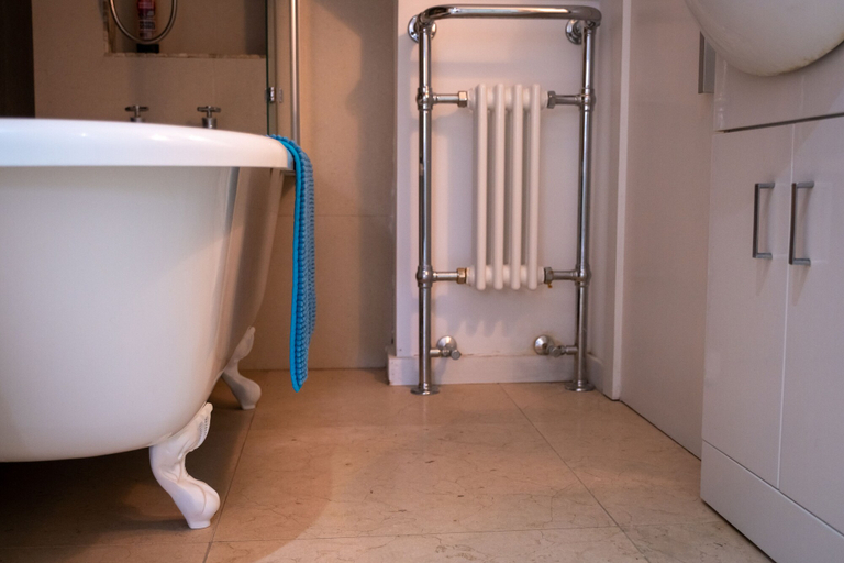 Bathroom, Gorgeous 2-bed Apartment With Patio, Brighton and Hove