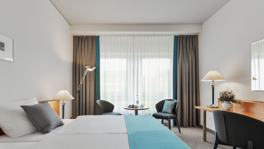 Bedroom 2, Dorint Hotel Dresden, Dresden