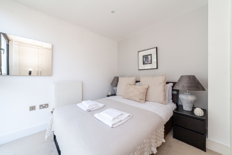 Bedroom 3, The Canary Wharf Apartments, London
