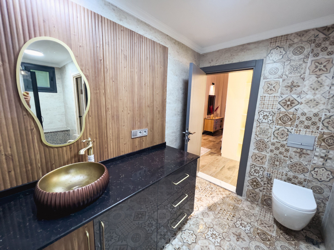 Bathroom 2, Arborea Hotel, Arsin