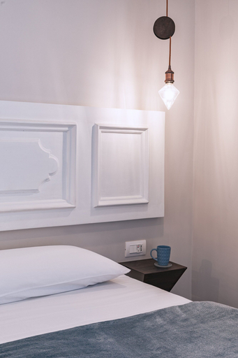 Bedroom 5, La Smorfia, Napoli