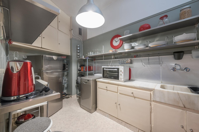 Room 3, Glyfada Central in Glifada, Attica