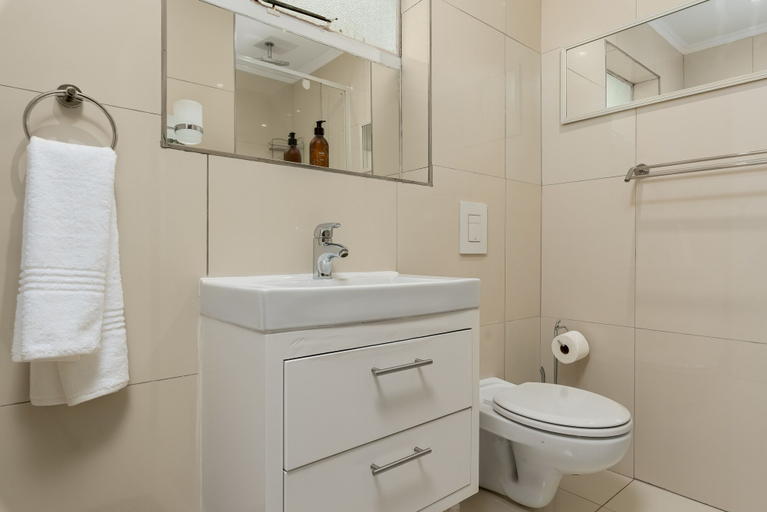 Bathroom 4, New Cumberland 405, City of Cape Town