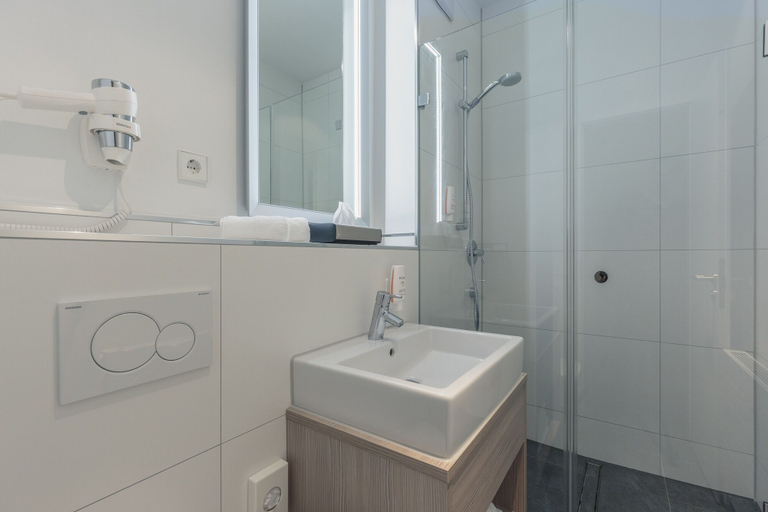 Bathroom 5, Bahnlounge 1907, Heilbronn