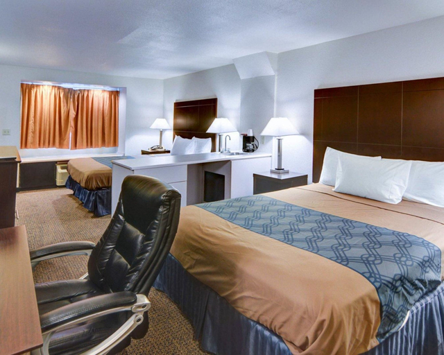 Bedroom 5, Rodeway Inn & Suites Lewisville I-35, Denton