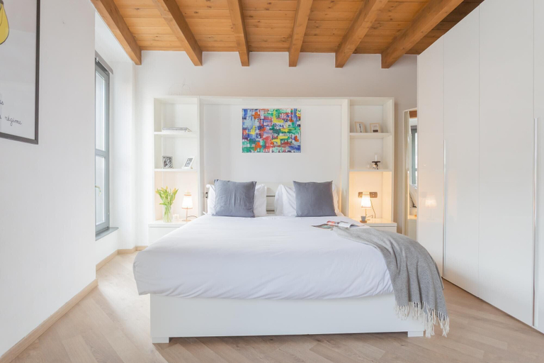 Room 2, Luini 7 in Como With 2 Bedrooms and 1 Bathrooms, Como