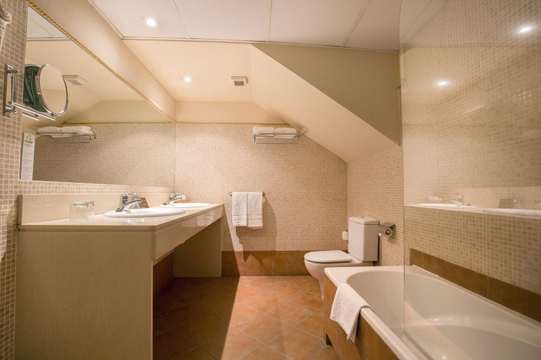 Bathroom 5, Hotel Nexta Soldeu (Himàlaia)