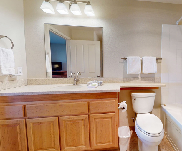Bathroom 5, Whale Pointe at Depoe Bay, Lincoln