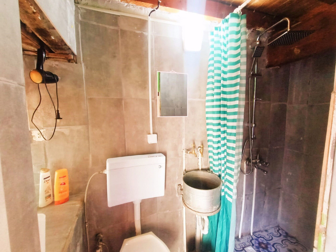 Bathroom 4, Mell10 House, Urla