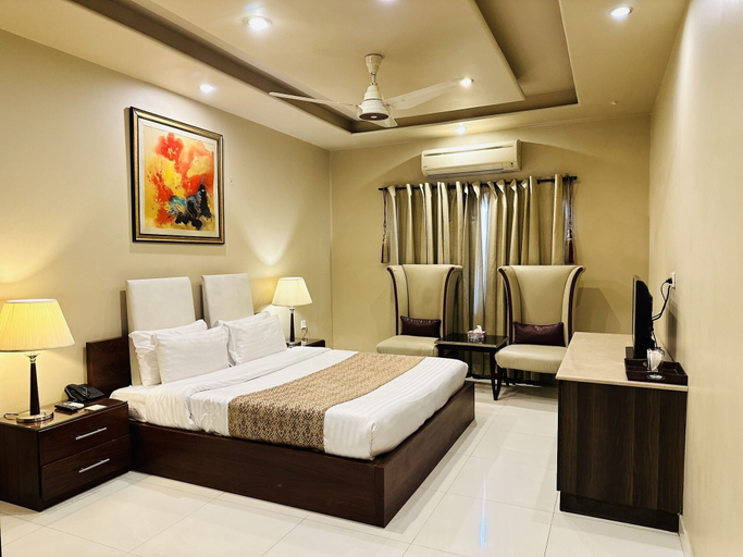 Bedroom 3, Grand Regent Hotel & Suites, Faisalabad