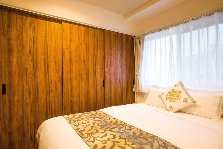 Bedroom 2, Mr.KINJO in Rinzu SERAGAKI, Onna