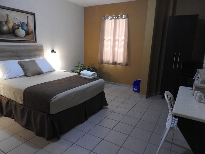 Bedroom 5, Dreams Miramar