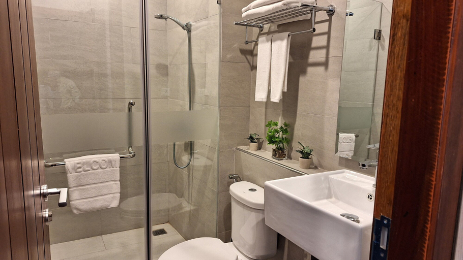 Bathroom 5, Joli Hotel, Ruessei Kaev
