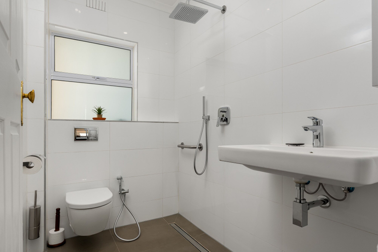 Bathroom, Jagar Court 8, City of Cape Town