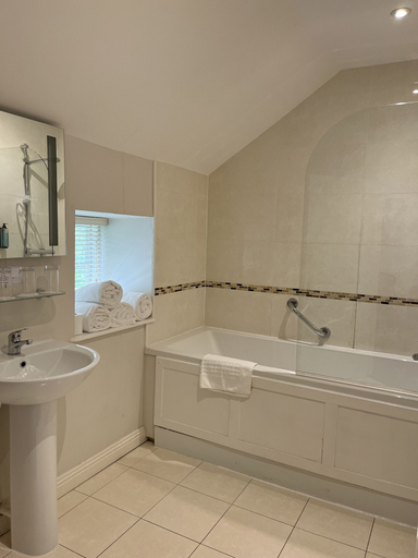 Bathroom 4, Leixlip Manor Hotel
