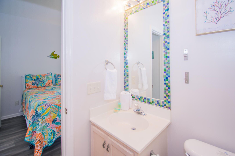 Bathroom 4, 16 Davis Love, Beaufort