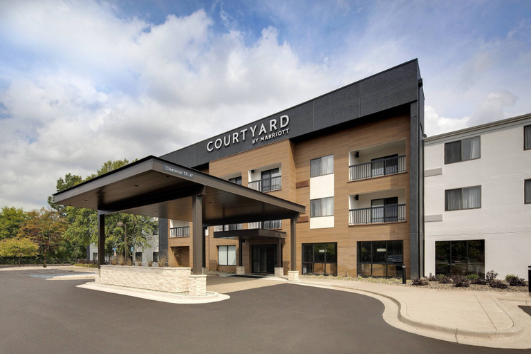 Exterior & Views 2, Courtyard Grand Rapids Airport, Kent