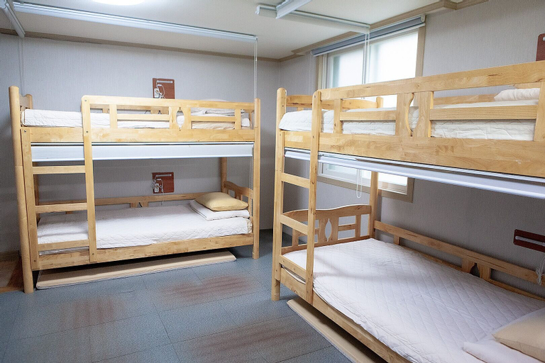 Bedroom 23