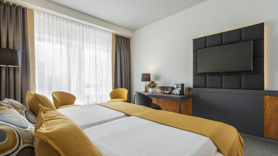 Bedroom 3, Dorint Hotel Dresden, Dresden