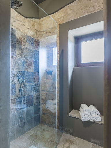 Bathroom 3, Casa Vendicari, Syracuse