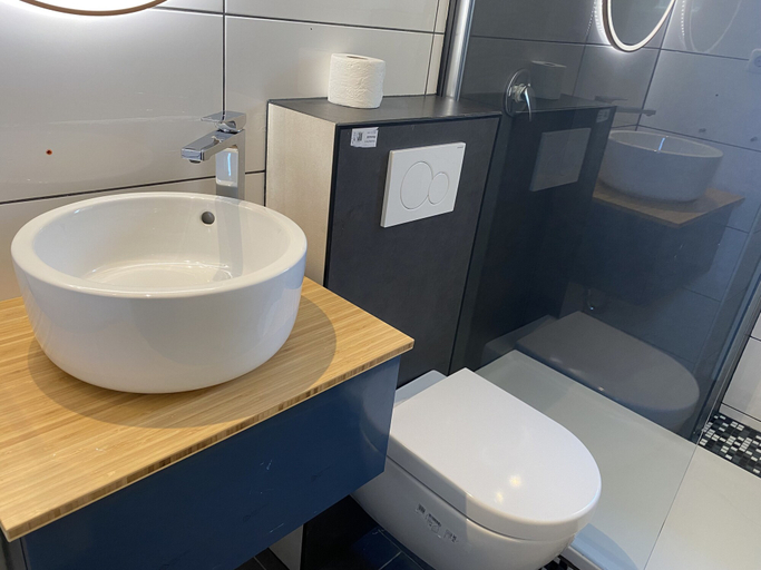 Bathroom 5, Hotel Petite Königsallee, Düsseldorf